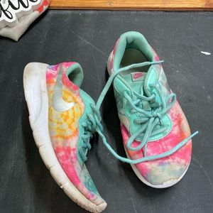 Nike size 2Y
